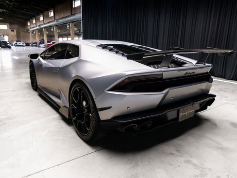 Used 2015 Lamborghini Huracan LP 610-4 AWD/4WD image 12
