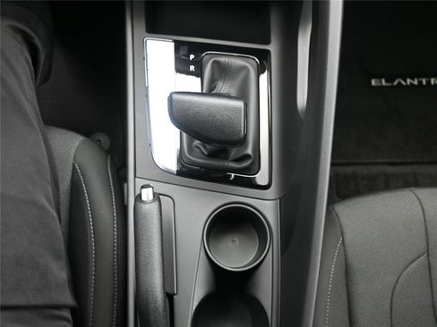 New 2026 Hyundai Elantra SE image 15