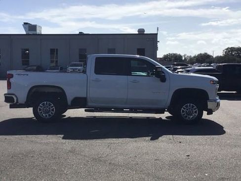 Used 2025 Chevrolet Silverado 2500 LT w/ Convenience Package image 5