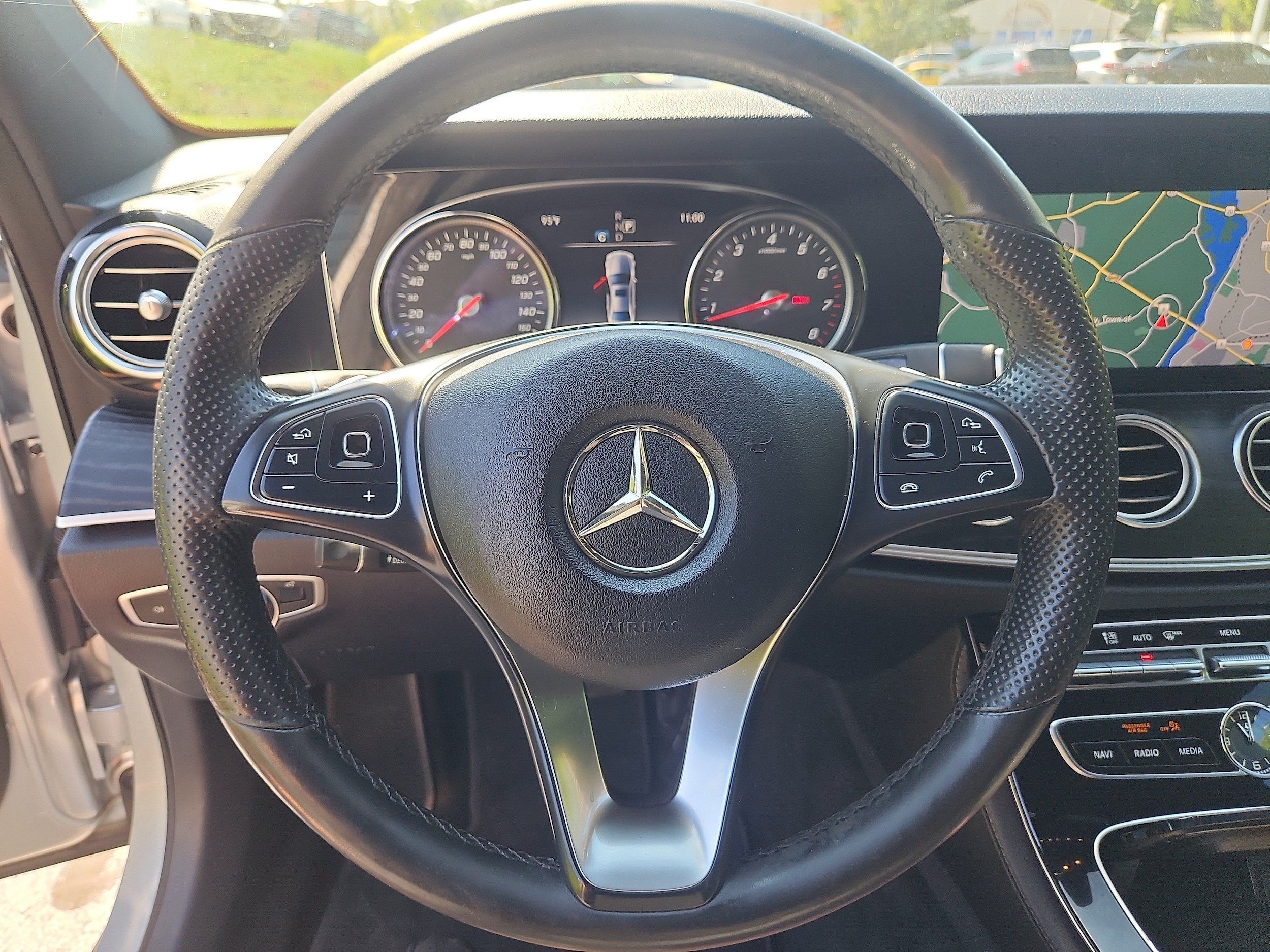 Used 2017 Mercedes-Benz E 300 4MATIC image 25