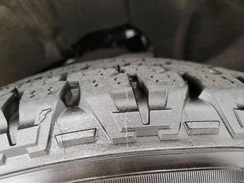 Used 2022 GMC Yukon XL Denali image 4