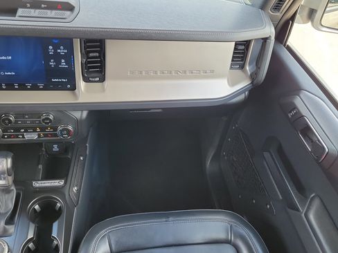 Certified 2025 Ford Bronco Outer Banks AWD/4WD image 16