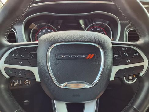 Used 2017 Dodge Charger SXT image 19