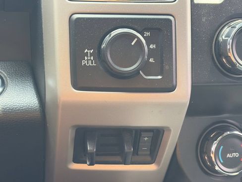 Used 2019 Ford F250 Lariat w/ Lariat Ultimate Package AWD/4WD image 26
