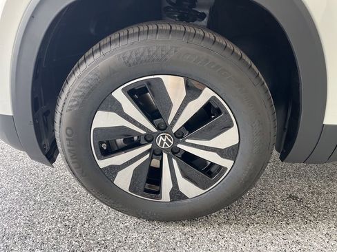 New 2026 Volkswagen Atlas Cross Sport SE AWD/4WD image 9