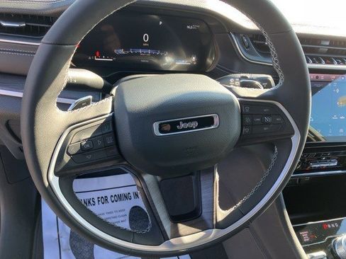 Certified 2025 Jeep Grand Cherokee Limited w/ Trailer Tow Package image 15