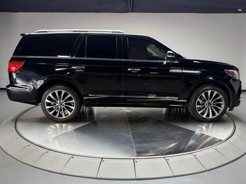 Used 2018 Lincoln Navigator Select AWD/4WD image 6