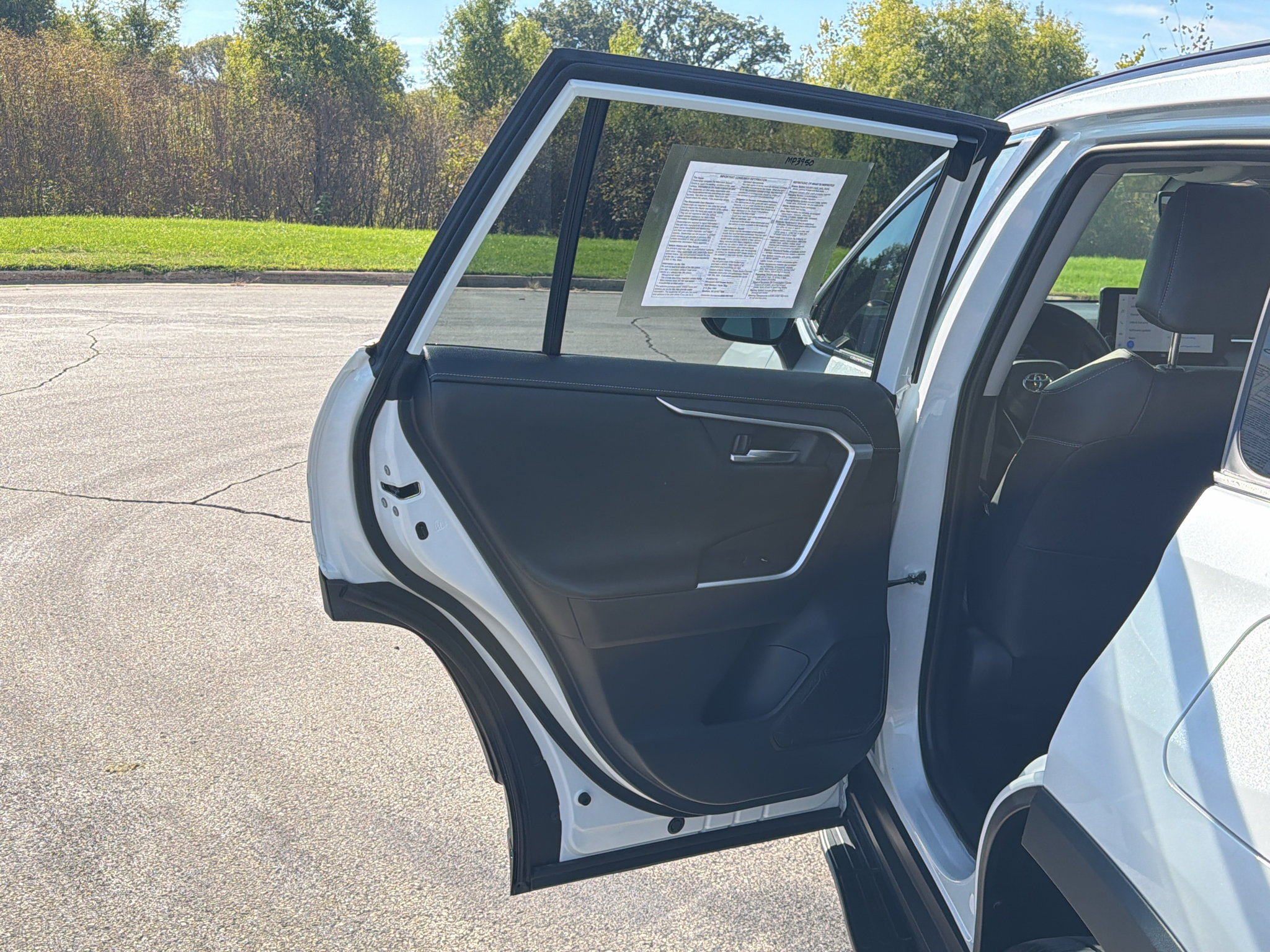 Used 2024 Toyota RAV4 Limited w/ Advanced Technology Package AWD/4WD image 33