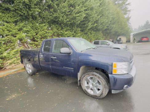 Used 2011 Chevrolet Silverado 1500 LT w/ All-Star Edition image 2