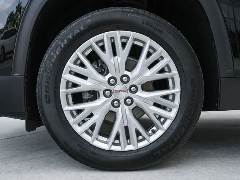 Used 2024 GMC Acadia Elevation image 30