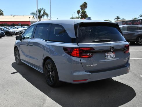 Used 2023 Honda Odyssey Sport image 6