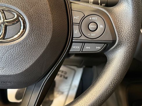 Used 2022 Toyota Corolla LE w/ Carpet Mat Package (TMS) image 12