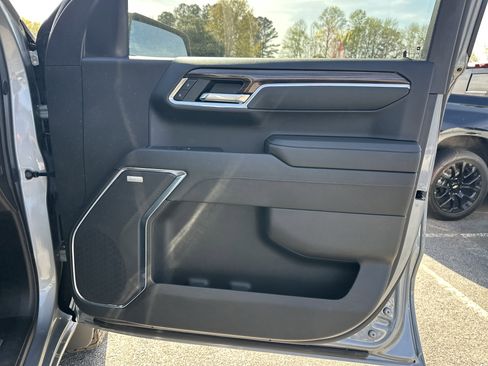 Used 2024 Chevrolet Silverado 1500 LT Trail Boss w/ Convenience Package II image 15