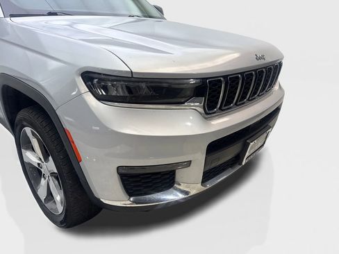Used 2022 Jeep Grand Cherokee L Limited AWD/4WD image 17