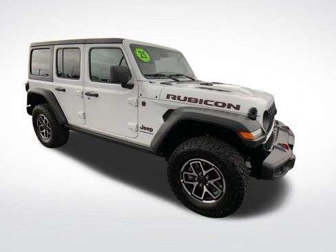 Used 2025 Jeep Wrangler Unlimited Rubicon AWD/4WD image 8