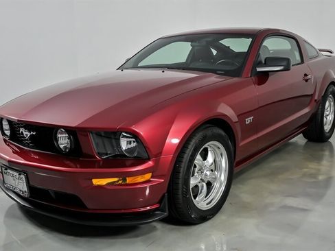 Used 2007 Ford Mustang GT Premium RWD image 5