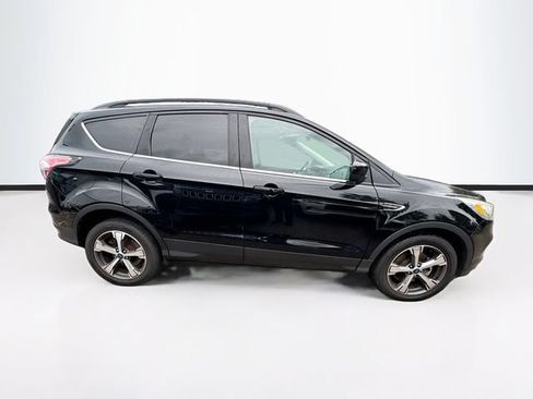 Used 2017 Ford Escape SE w/ SE Leather Comfort Package AWD/4WD image 8