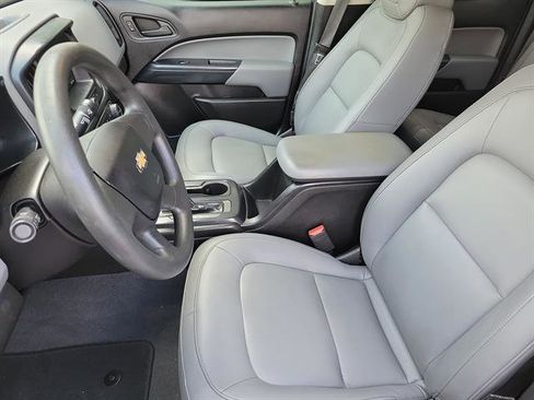 Used 2019 Chevrolet Colorado W/T RWD image 3
