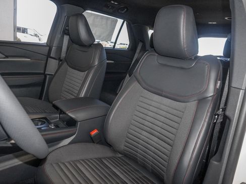 New 2026 Ford Explorer ST-Line w/ ST-Line Street Pack image 23