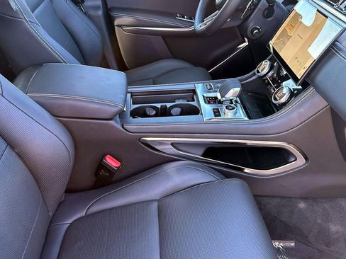 New 2025 Jaguar F-PACE R-Dynamic S image 8