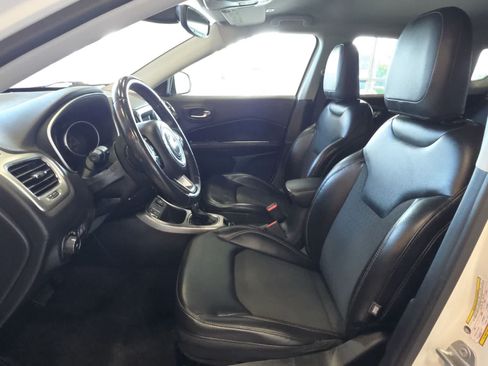 Used 2018 Jeep Compass Latitude w/ Popular Equipment Group FWD image 14