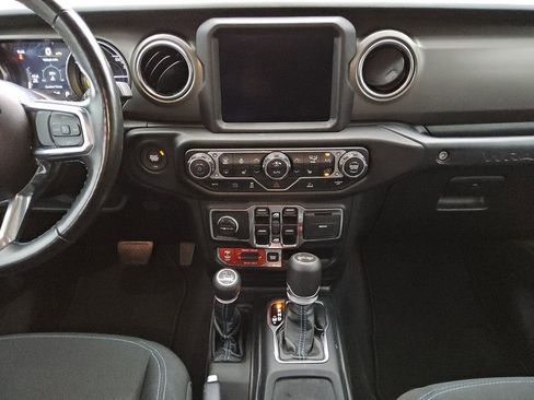 Certified 2021 Jeep Wrangler Unlimited Rubicon 4xe w/ Cold Weather Group image 11