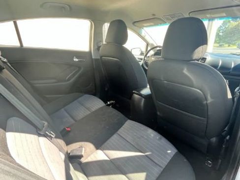 Used 2015 Kia Forte EX image 12