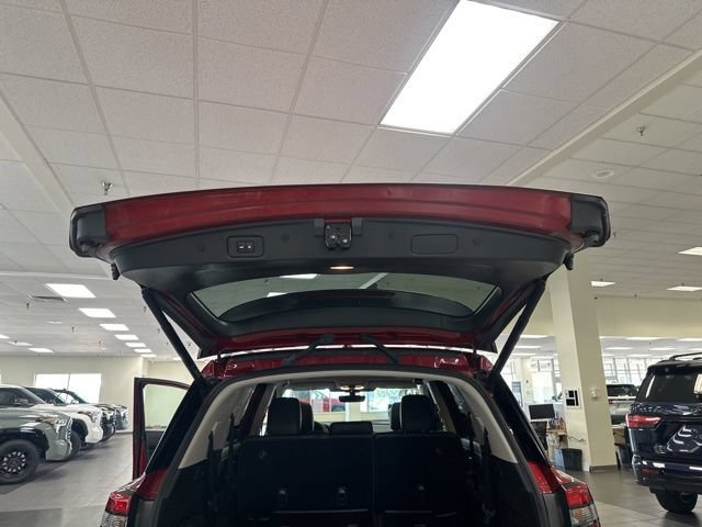 Used 2025 Nissan Pathfinder Platinum w/ Cargo Package FWD image 22