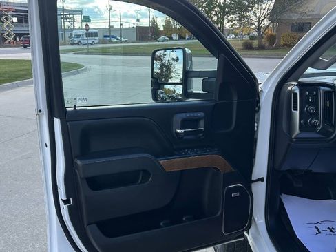 Used 2018 Chevrolet Silverado 2500 LTZ w/ Duramax Plus Package image 31