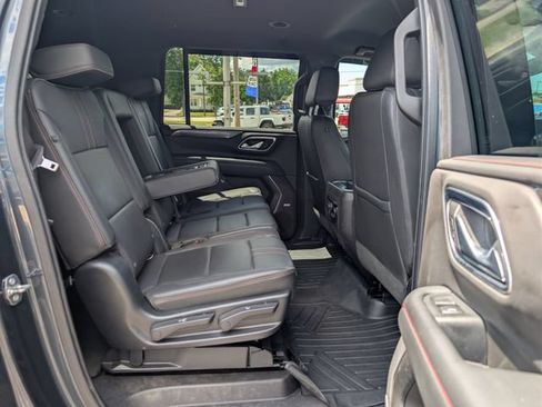 Used 2021 Chevrolet Suburban RST AWD/4WD image 17