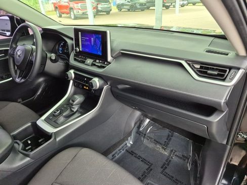 Used 2025 Toyota RAV4 XLE w/ Weather Package AWD/4WD image 21