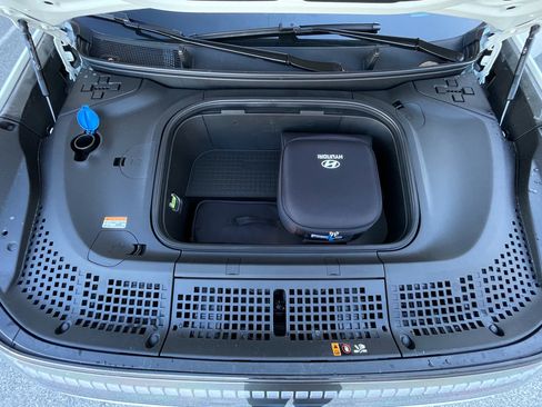 New 2026 Hyundai Ioniq 9 Limited image 37