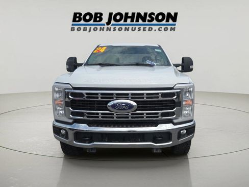 Used 2024 Ford F250 XLT AWD/4WD image 7