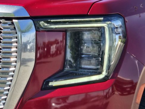 Used 2021 GMC Yukon Denali w/ LPO, Illumination Package AWD/4WD image 43