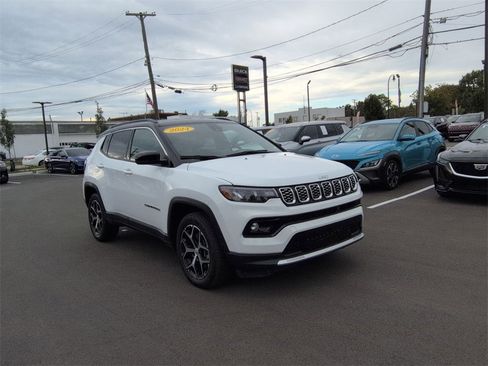 Certified 2024 Jeep Compass Limited image 2