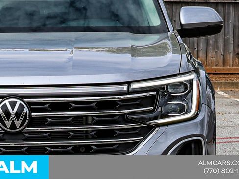 Used 2025 Volkswagen Atlas SE image 15