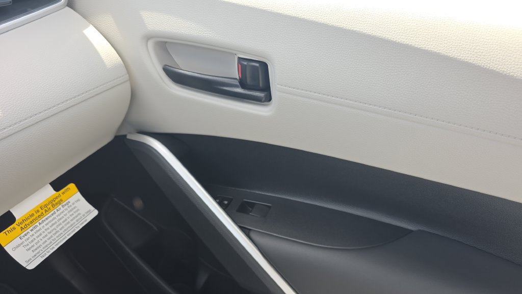New 2026 Toyota Corolla Cross LE w/ Moonroof Package FWD image 13