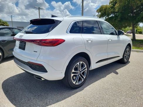 Certified 2025 Audi Q5 Premium w/ Convenience Package AWD/4WD image 5