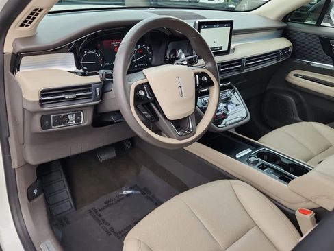 Used 2020 Lincoln Corsair FWD w/ Convenience Package image 11