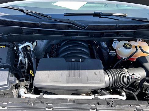 Used 2022 GMC Yukon XL SLT w/ SLT Premium Package image 32