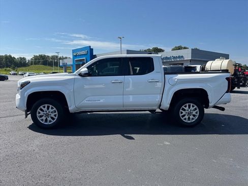 Used 2025 Toyota Tacoma SR5 RWD image 6