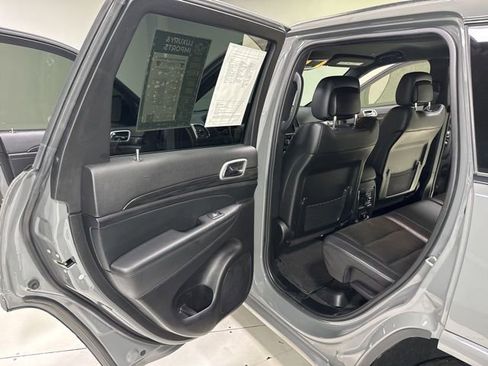 Used 2021 Jeep Grand Cherokee Laredo X AWD/4WD image 24