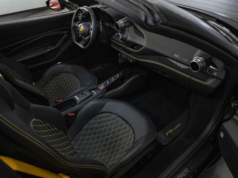 Certified 2022 Ferrari F8 Tributo RWD image 42