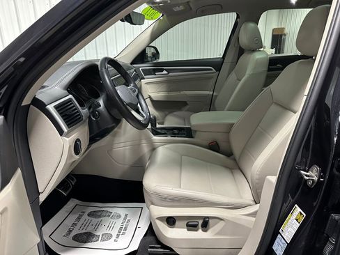 Used 2021 Volkswagen Atlas SE w/ Panoramic Sunroof Package image 9