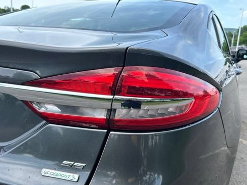 Used 2017 Ford Fusion SE w/ Fusion SE Technology Package FWD image 54
