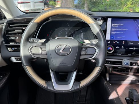 Used 2023 Lexus RX 350 w/ Cold Area Package AWD/4WD image 33