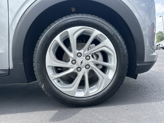 New 2027 Chevrolet Bolt LT w/ Comfort Package FWD image 12