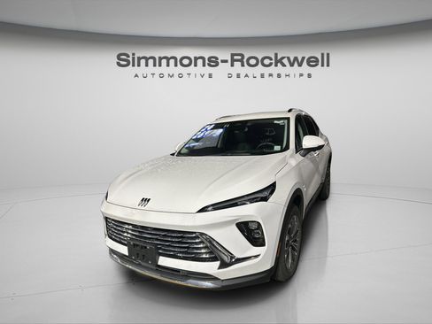 Used 2024 Buick Envision Preferred image 3