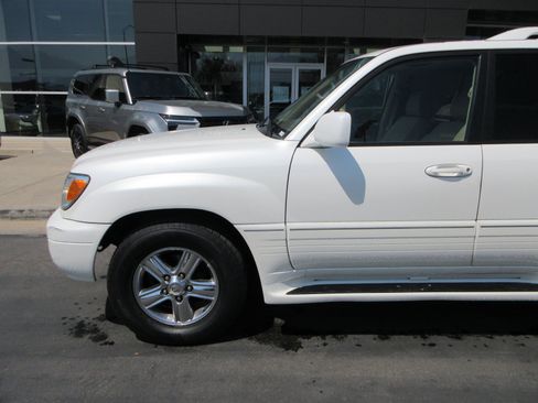 Used 2007 Lexus LX 470 4WD image 2