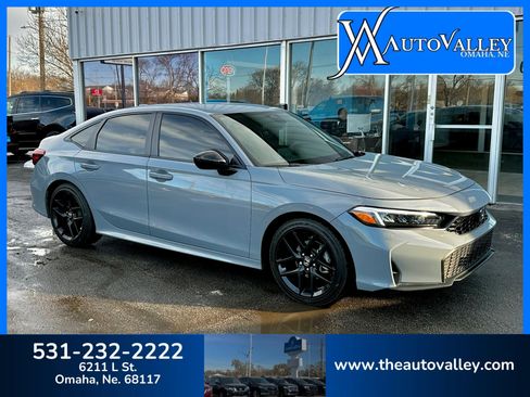 Used 2025 Honda Civic Sport image 1